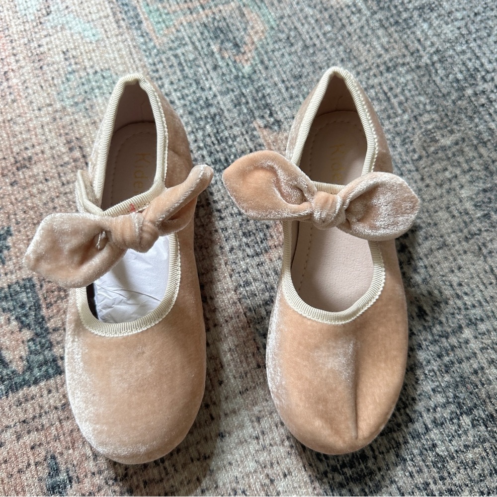 Girls Light Pink Velvet Bow Ballet Flats sz 12